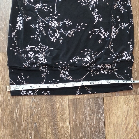 Chic Black Floral Backless Dress - Picture 9 of 10